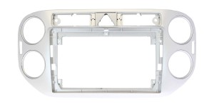 Рамка магнитолы 9.0" (цв.Серебро) для VOLKSWAGEN Tiguan 2007-2011; Golf Plus 2005-2014
