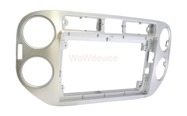 Рамка магнитолы 9.0" (цв.Серебро) для VOLKSWAGEN Tiguan 2007-2011; Golf Plus 2005-2014