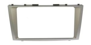 Рамка магнитолы 9.0" (цв.Серебро) для TOYOTA Camry, Aurion 2006-2011 / DAIHATSU Altis 2006-2011