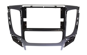 Рамка магнитолы 9.0" (цв.Глянцевый Черный) для MITSUBISHI L 200, Triton 2015-2018 Климат